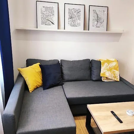 Mirror * Oświęcim (Auschwitz)